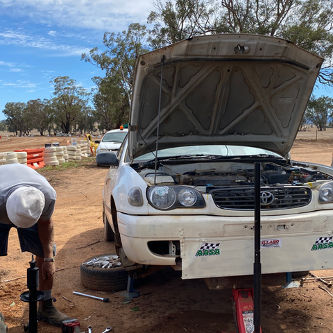 Changing tyres